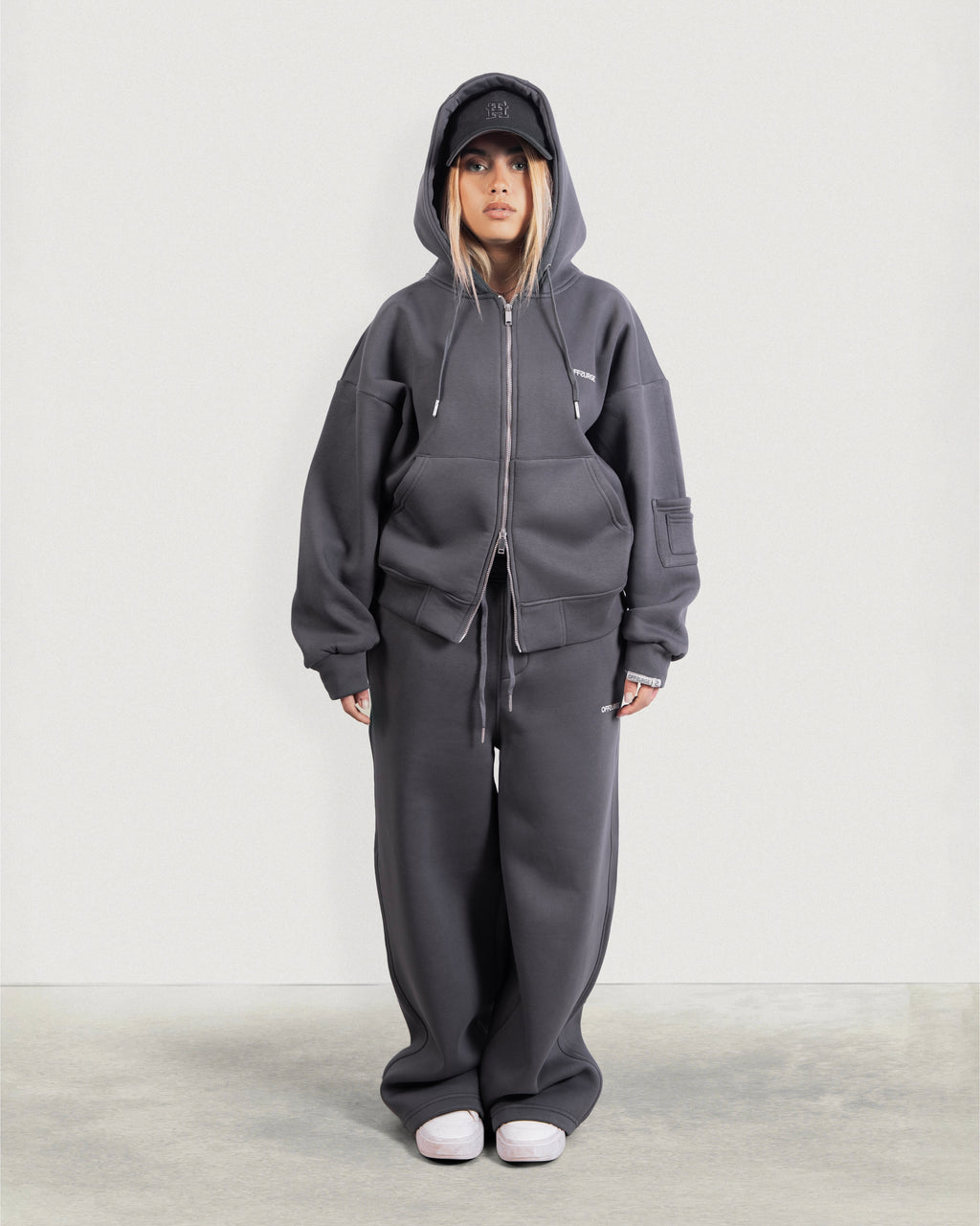 Wide-leg Fleece Sweatpants