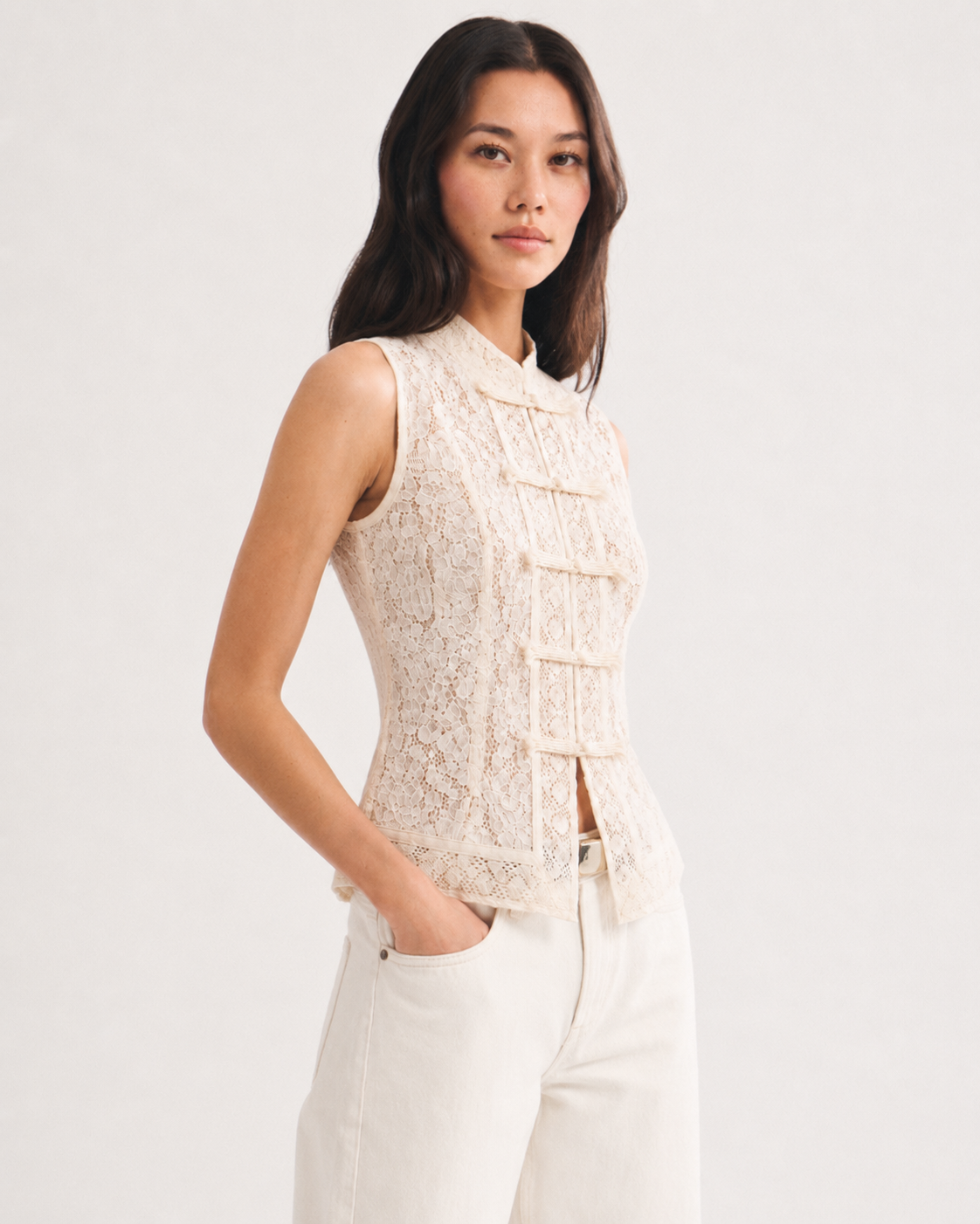 SLEEVELESS LACE MANDARIN TOP