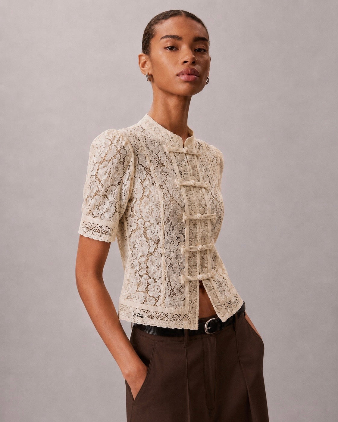SHORT SLEEVE LACE MANDARIN TOP