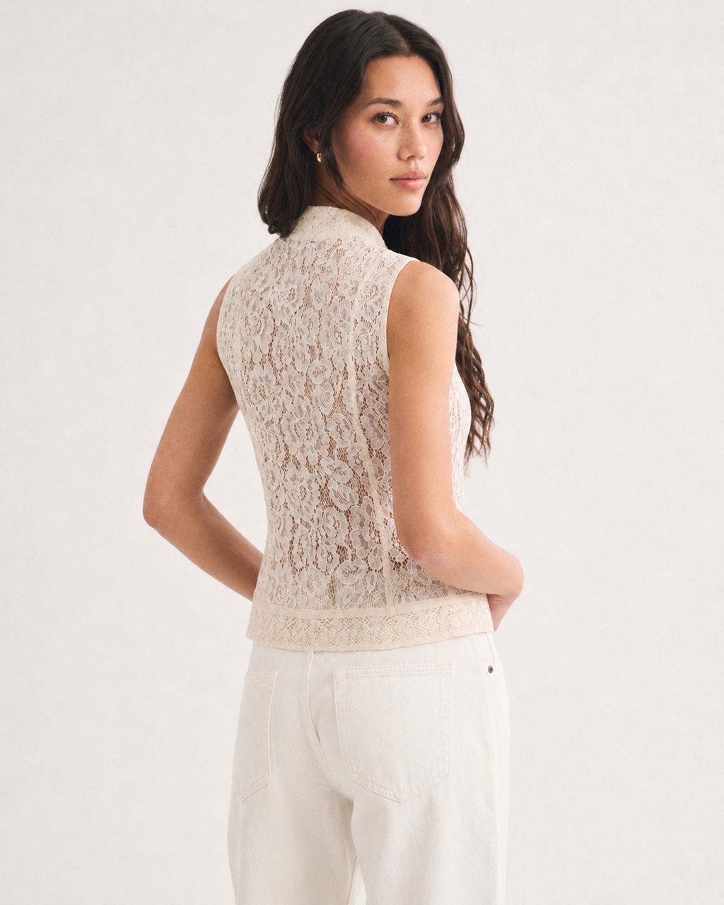 SLEEVELESS LACE MANDARIN TOP