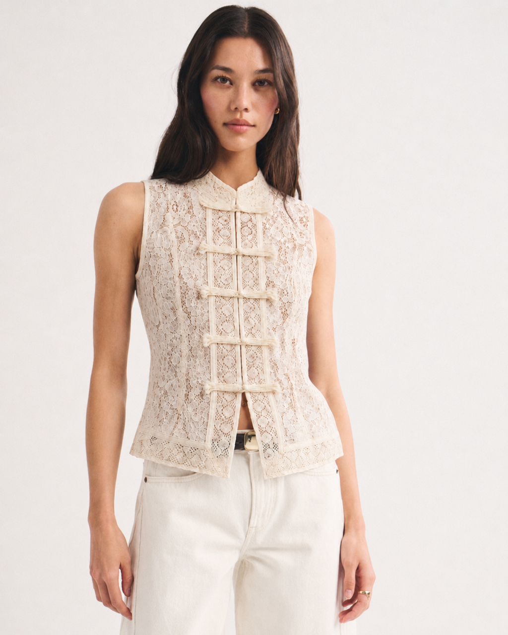 SLEEVELESS LACE MANDARIN TOP