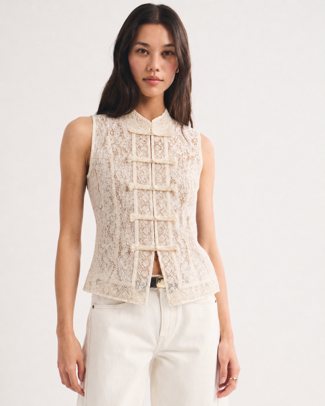 SLEEVELESS LACE MANDARIN TOP
