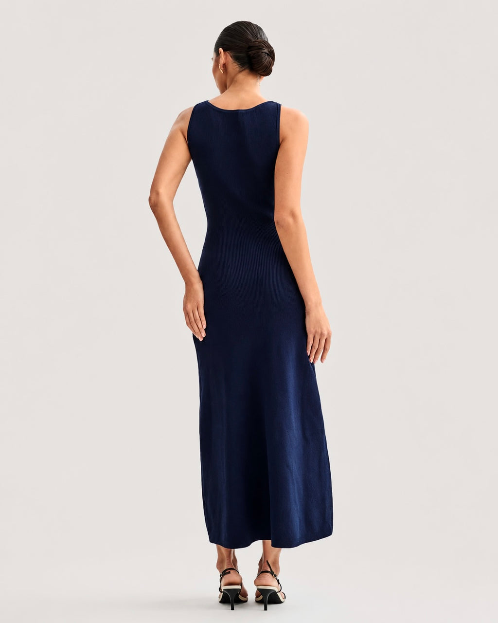 SLEEVELESS BUTTON KNIT MIDI DRESS