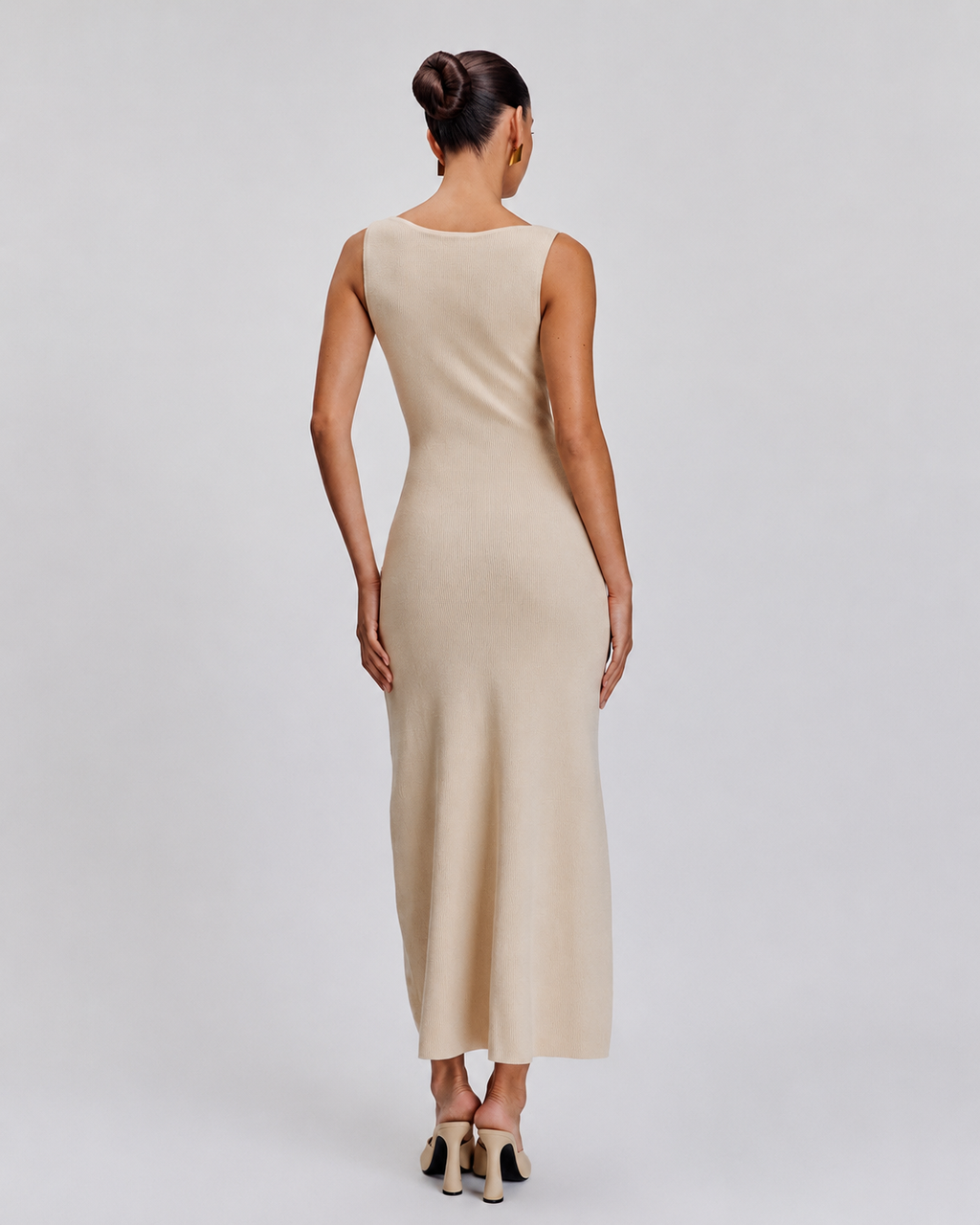 SLEEVELESS BUTTON KNIT MIDI DRESS