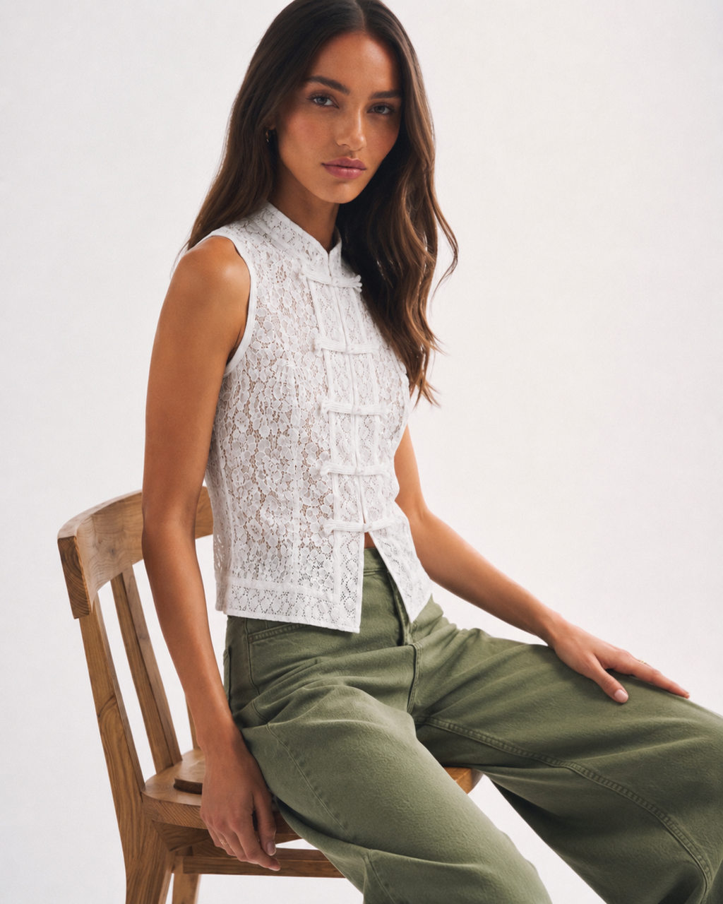 SLEEVELESS LACE MANDARIN TOP